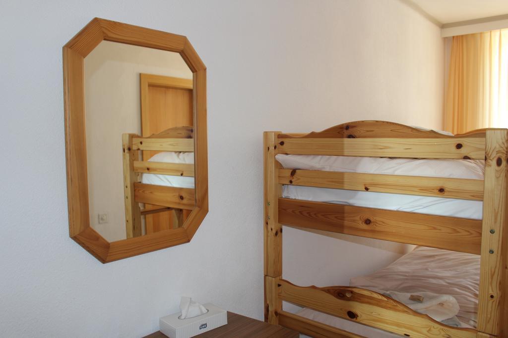 Hotel De La Gare Yvonand Szoba fotó